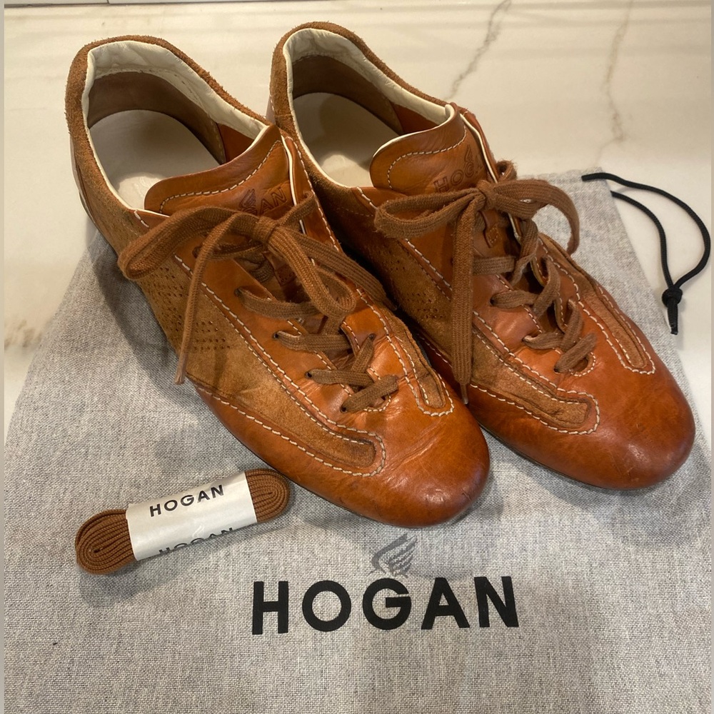 Hogan Leather Sneaker. Size 8.5.